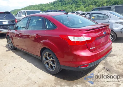 2014 Ford Focus Se z USA, uszkodzony, nr VIN 1FADP3F22EL297811
